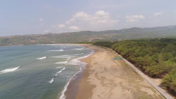 plage de sable fin en station tropicale 