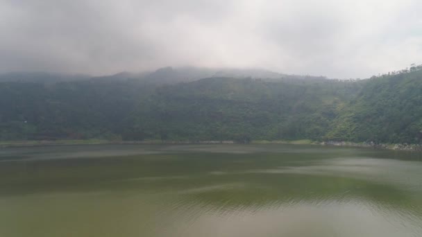 Озеро в горах Ява Индонезия — стоковое видео