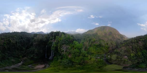 Güzel tropik şelale. vr360 Bali, Endonezya. — Stok video
