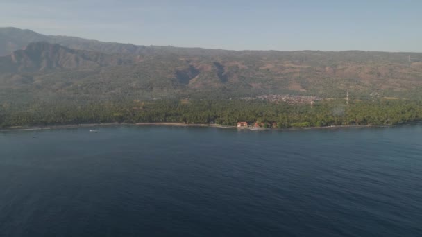 Paisaje marino con playa tropical — Vídeo de stock