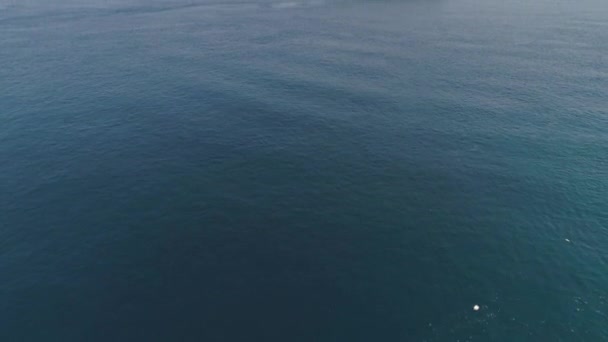 海の中のロッキー島. — ストック動画