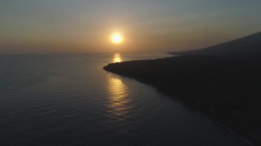Denizin Üzerinde Gün Doğumu