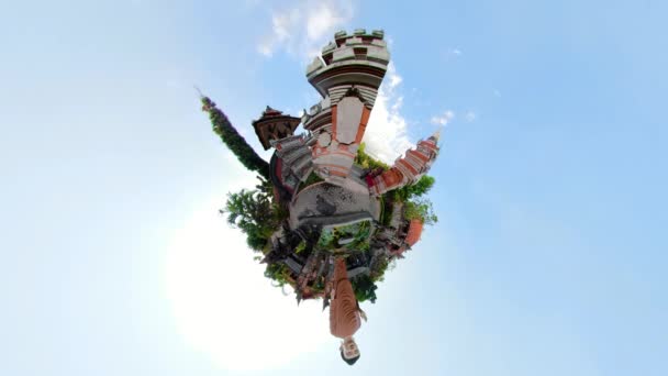 Boeddhistische tempel op het eiland Bali — Stockvideo