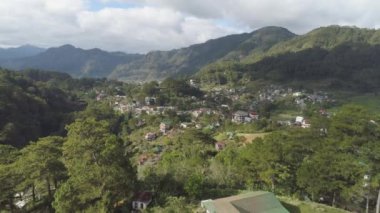 Dağlık bölgede bir kasaba. Sagada, Filipinler.