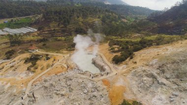 Volkanik plato Endonezya Dieng Platosu