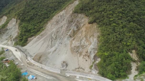 Η κατασκευή ενός ορεινού δρόμου. Φιλιππίνες, Λουζόν. — Αρχείο Βίντεο