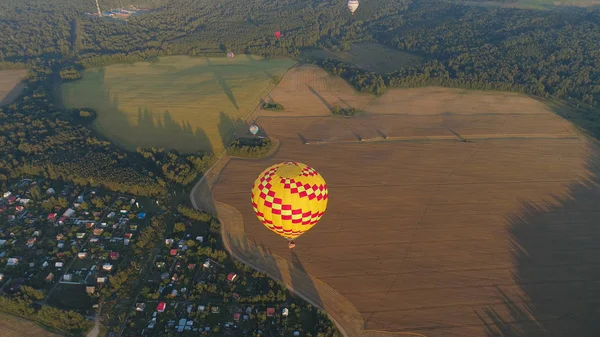 Hőlégballonok az égen — Stock Fotó