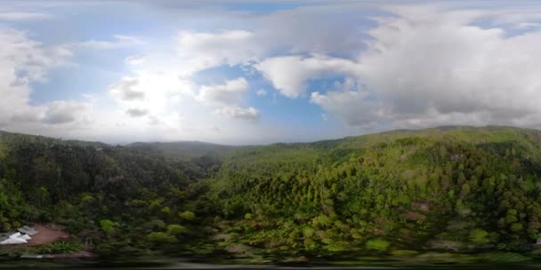 Paisaje de montaña tierras agrícolas y pueblo Bali, Indonesia. vr360 — Vídeo de stock