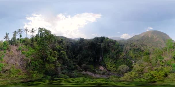 美丽的热带瀑布。vr360 巴厘岛, 印度尼西亚. — 图库视频影像