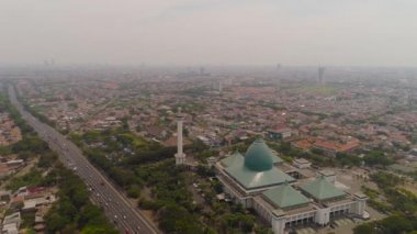 Surabaya Endonezya 'daki Al Akbar Camii.