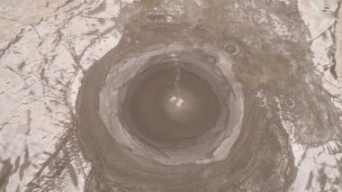 Çamur volkanı Kanlı Kuwu, Endonezya