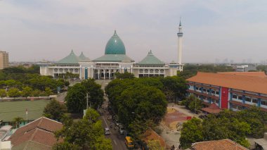 Surabaya Endonezya 'daki Al Akbar Camii.