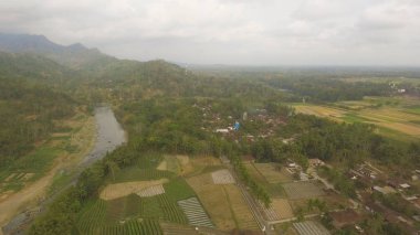 Tropikal manzara nehri, çiftçiler toprak