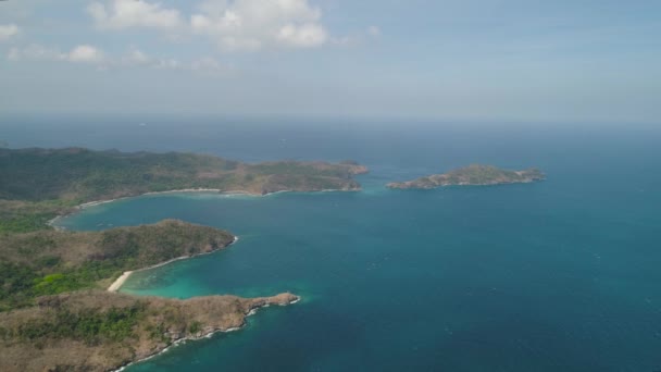 Zee landschap met strand. Filippijnen, Luzon — Stockvideo