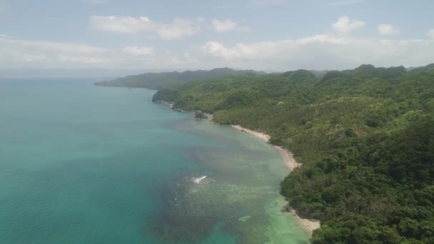 Paysage marin des îles Caramoan, Camarines Sur, Philippines.