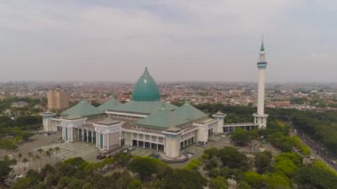 Surabaya Endonezya 'daki Al Akbar Camii.