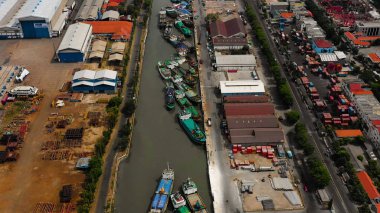 Surabaya, Java, Endonezya 'daki kargo ve yolcu limanı