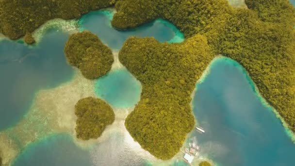 Paisaje marino con lagunas e islas — Vídeo de stock