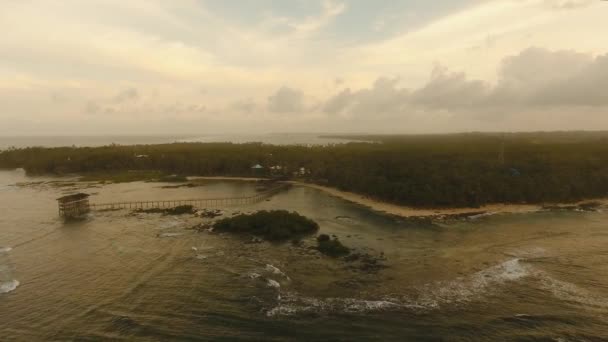 Costa do mar com surf . — Vídeo de Stock