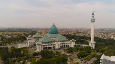 Surabaya Endonezya 'daki Al Akbar Camii.