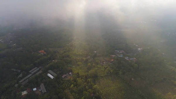 Terres agricoles et village Bali, Indonésie. — Photo