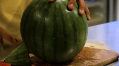 Erkek el karpuz keser