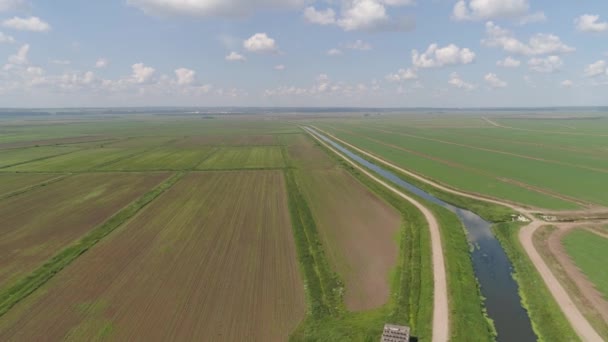 Letecký pohled na zemědělské půdy. — Stock video