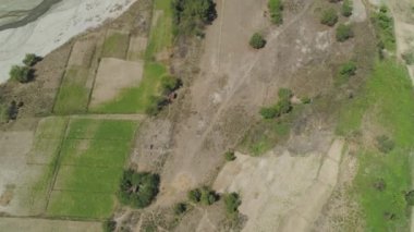 Kuru nehir yatağı. Filipinler, Luzon.