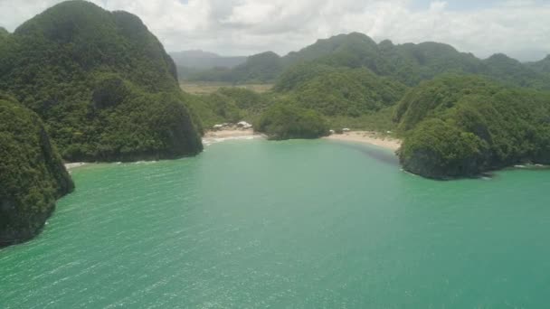Seascape of Caramoan Islands, Camarines Sur, Filipíny. — Stock video
