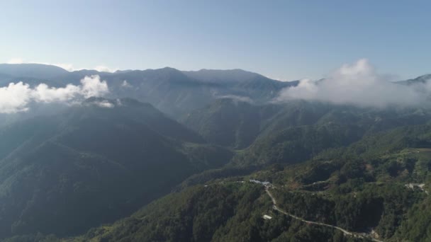 Vista Aérea Montanhas Coberto Floresta Árvores Nuvens Região Cordilheira Luzon — Vídeo de Stock
