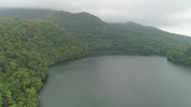Озеро в горах, Булусан. Філіппіни, Лусон — стокове відео