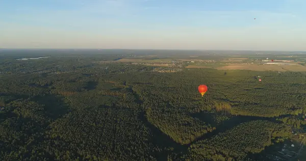 Globos de aire caliente en el cielo — Foto de Stock