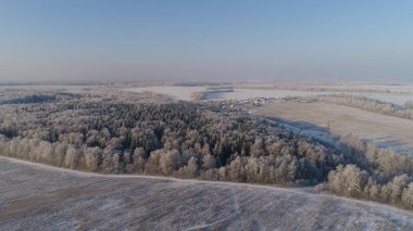 Kırsal kesimde kış manzarası