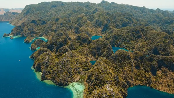 Vista aerea laguna tropicale, mare, spiaggia. Isola tropicale. Busuanga, Palawan, Filippine. — Foto Stock