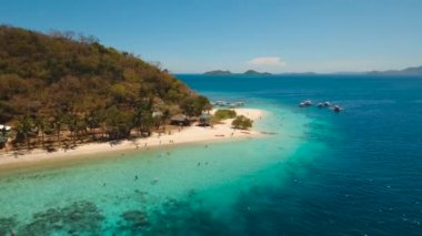 Güzel tropikal ada.