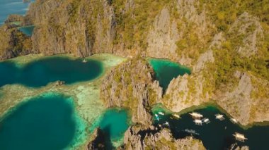 Filipinler, Palawan 'da güzel bir gölü olan deniz burnu.