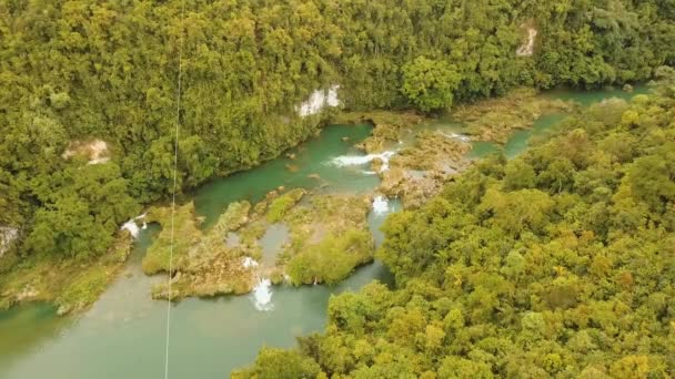 Přitažlivost zipline v džungli Bohol, Filipíny. — Stock video