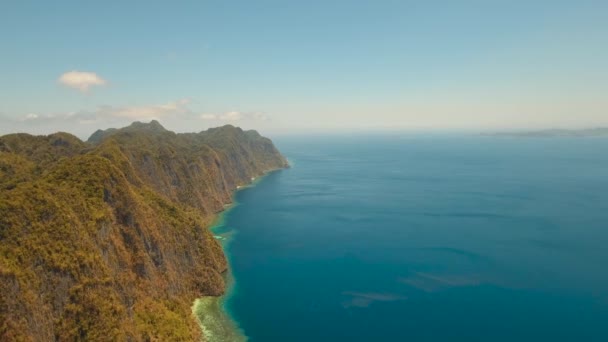 Θαλάσσιο τοπίο με μια όμορφη λιμνοθάλασσα Φιλιππίνες, Palawan. — Αρχείο Βίντεο
