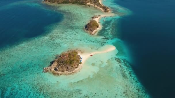 Hermosa isla tropical y playa — Vídeos de Stock