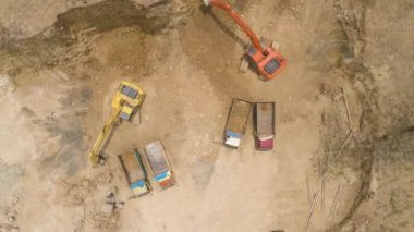 Dağ yamacında inşaat alanı