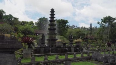 Bali 'deki Tirta Gangga. Hindu tapınağı.