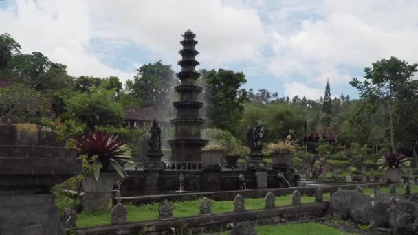 Tirta Gangga on Bali. Hindu temple. — Stock Video