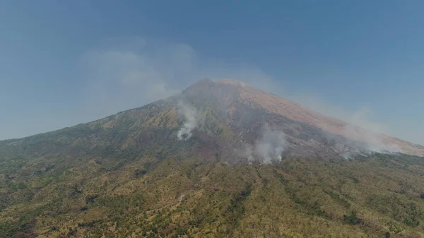 Paisaje de montaña Volcán Agung, Bali, Indonesia — Foto de Stock