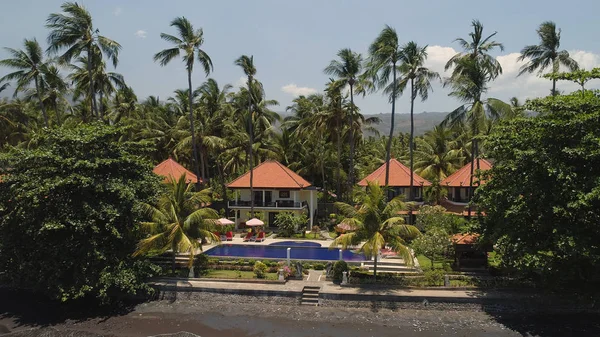 Paisaje marino con playa tropical — Foto de Stock