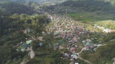 Dağlık bölgede bir kasaba. Sagada, Filipinler.