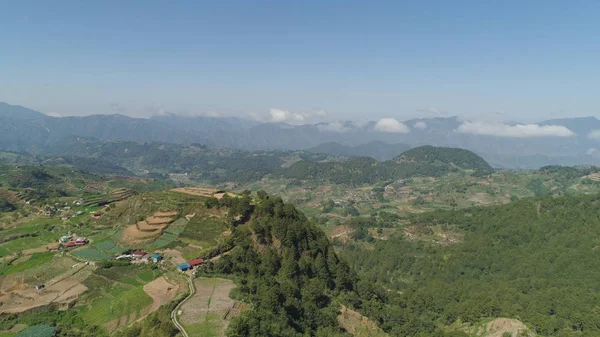 Campos agrícolas en una provincia de montaña Filipinas, Luzón — Foto de Stock