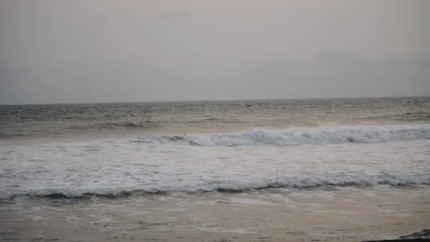 Oceano com ondas grandes — Vídeo de Stock