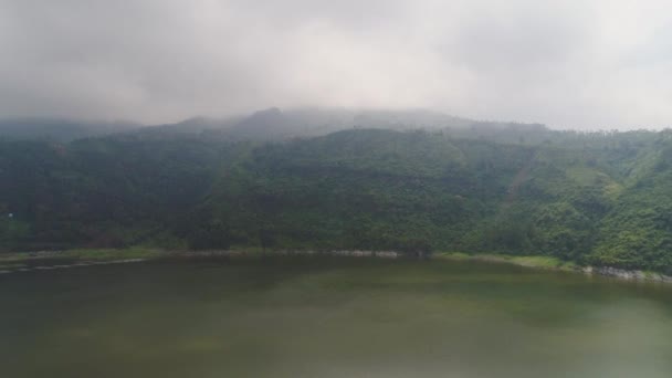 Λίμνη της Ινδονησίας Ιάβα βουνά — Αρχείο Βίντεο