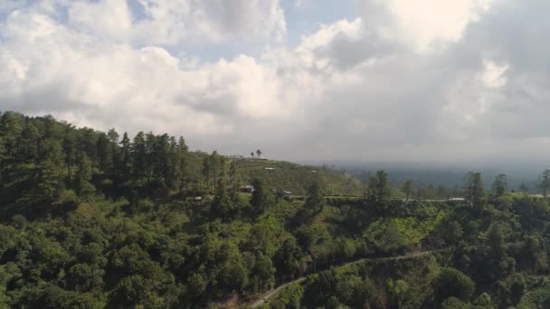 Krajobrazy górskie i wieś Bali, Indonezja. — Wideo stockowe