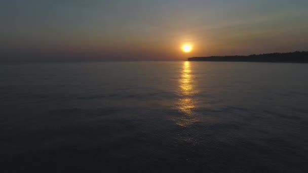 Letecký Výhled Východ Slunce Nad Oceánem Přímořská Pláň Barevný Východ — Stock video